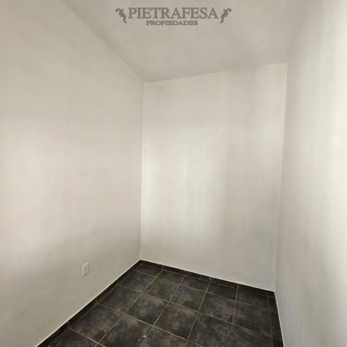 Casa en alquiler, 2 dormitorios, 1 baño, patio con parrillero, cochera. Carrasco Norte. · Foto 4
