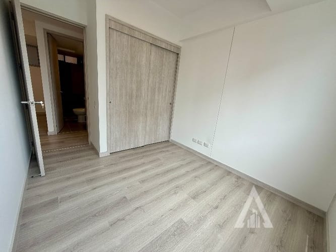 Apartamento de 3 alcobas en arriendo en Ciudad Del Río, Medellín, 100 m² · foto 8 de 16
