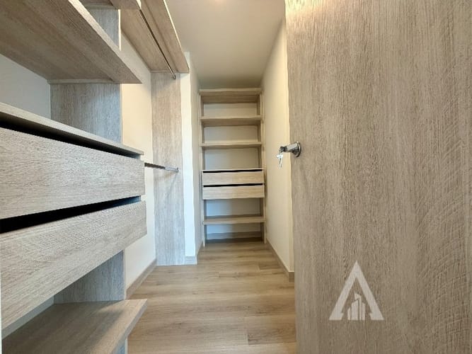 Apartamento de 3 alcobas en arriendo en Ciudad Del Río, Medellín, 100 m² · foto 9 de 16