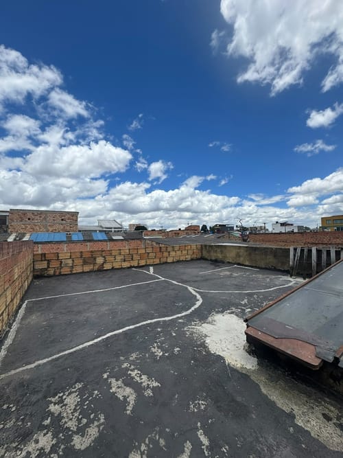 Casa de 7 alcobas en venta en Engativá, Bogotá, 334 m² · foto 9 de 17