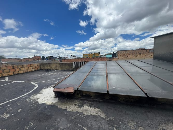 Casa de 7 alcobas en venta en Engativá, Bogotá, 334 m² · foto 10 de 17