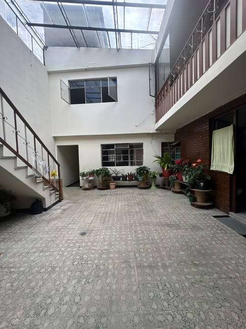 Casa de 7 alcobas en venta en Engativá, Bogotá, 334 m² · foto 3 de 17