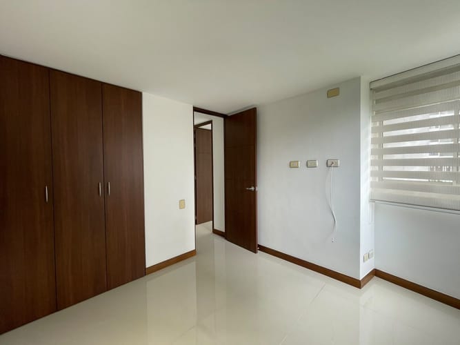 Apartamento de 2 alcobas en arriendo en Loma Del Indio, Medellín, 76 m² · foto 6 de 12