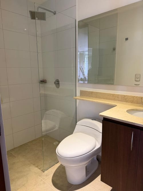 Apartamento de 2 alcobas en arriendo en Loma Del Indio, Medellín, 76 m² · foto 8 de 12