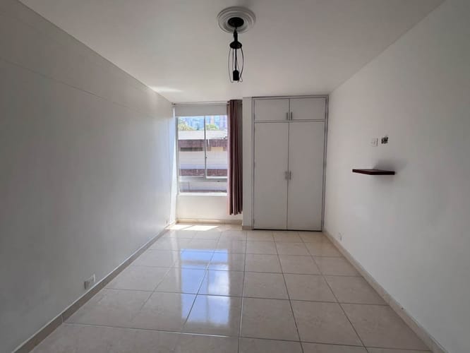 Apartamento de 3 alcobas en arriendo en El Poblado, Medellín, 106 m² · foto 5 de 14