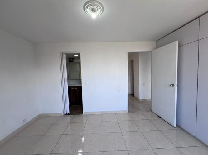 Apartamento de 3 alcobas en arriendo en El Poblado, Medellín, 106 m² · foto 6 de 14