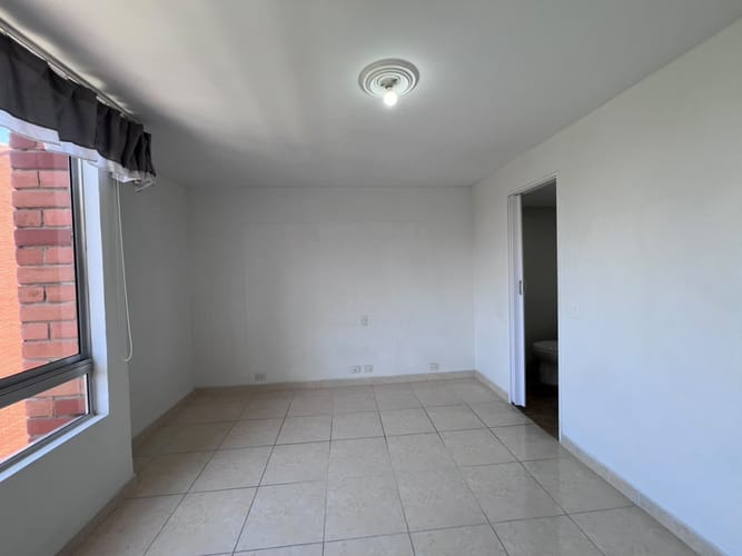 Apartamento de 3 alcobas en arriendo en El Poblado, Medellín, 106 m² · foto 7 de 14