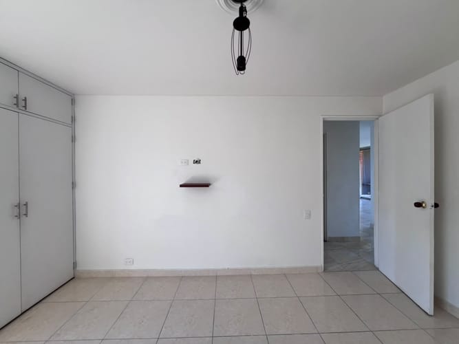 Apartamento de 3 alcobas en arriendo en El Poblado, Medellín, 106 m² · foto 11 de 14