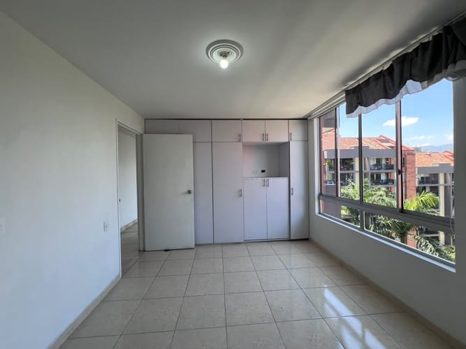 Apartamento de 3 alcobas en arriendo en El Poblado, Medellín, 106 m² · foto 9 de 14