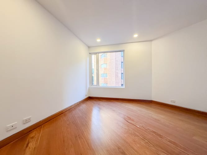 Apartamento de 3 alcobas en venta en Chicó Reservado, Bogotá, 236 m² · foto 8 de 16