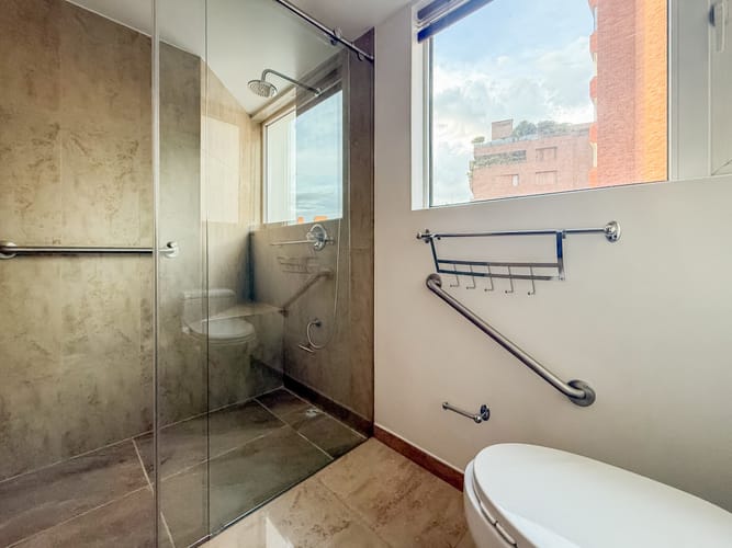 Apartamento de 3 alcobas en venta en Chicó Reservado, Bogotá, 236 m² · foto 12 de 16