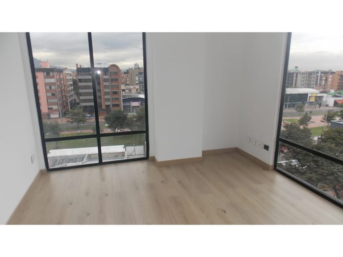 Apartamento de 3 alcobas en venta en Santa Barbara, Bogotá, 108 m² · foto 2 de 12