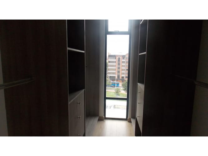 Apartamento de 3 alcobas en venta en Santa Barbara, Bogotá, 108 m² · foto 10 de 12