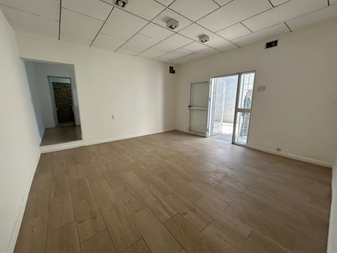 Alquiler apartamento planta baja, gran patio, cocina definida, sin gastos comunes Próximo Católica, impecable La Blanqueada · Foto 4