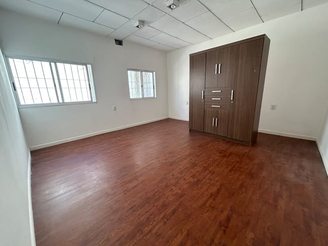 Alquiler apartamento planta baja, gran patio, cocina definida, sin gastos comunes Próximo Católica, impecable La Blanqueada · Foto 3