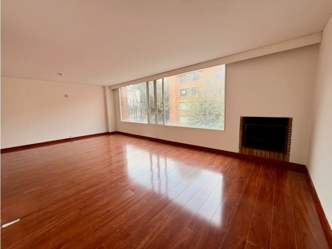 Apartamento de 3 alcobas en arriendo en Chico Norte, Bogotá, 120 m² · foto 2 de 24