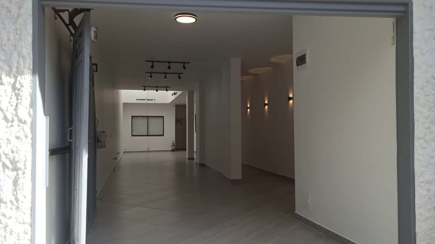 Casa de 4 alcobas en arriendo en Laureles, Medellín, 210 m² · foto 2 de 15