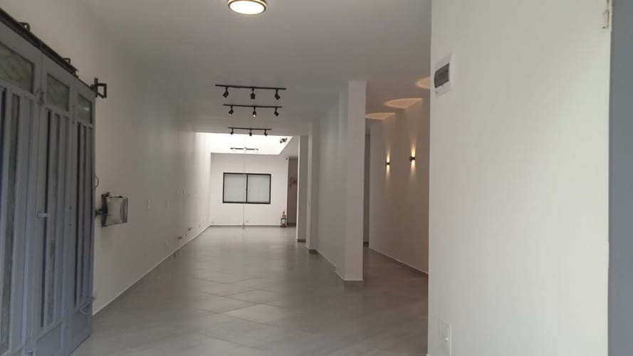 Casa de 4 alcobas en arriendo en Laureles, Medellín, 210 m² · foto 8 de 15