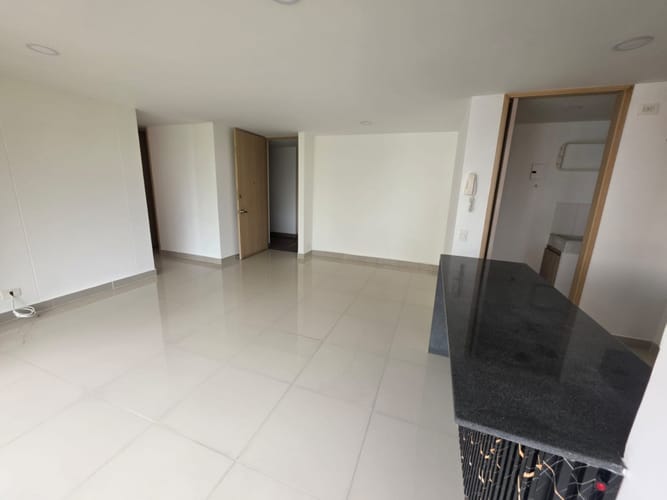 Apartamento de 2 alcobas en arriendo en El Castillo, Medellín, 75 m² · foto 4 de 20