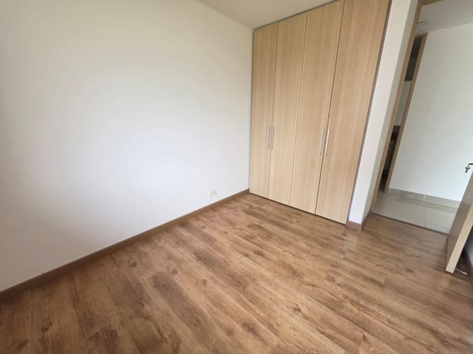 Apartamento de 2 alcobas en arriendo en El Castillo, Medellín, 75 m² · foto 13 de 20