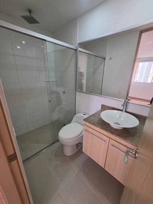 Apartamento de 2 alcobas en arriendo en El Castillo, Medellín, 75 m² · foto 17 de 20
