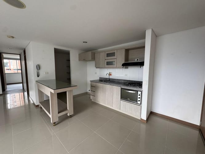 Apartamento de 2 alcobas en venta en Cumbres, Envigado, 75 m² · foto 2 de 24