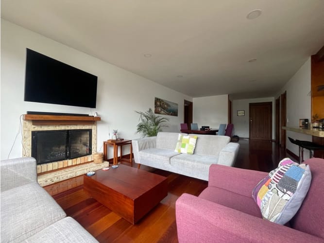 Apartamento de 3 alcobas en venta en Cerros De Niza, Bogotá, 166 m² · foto 1 de 1