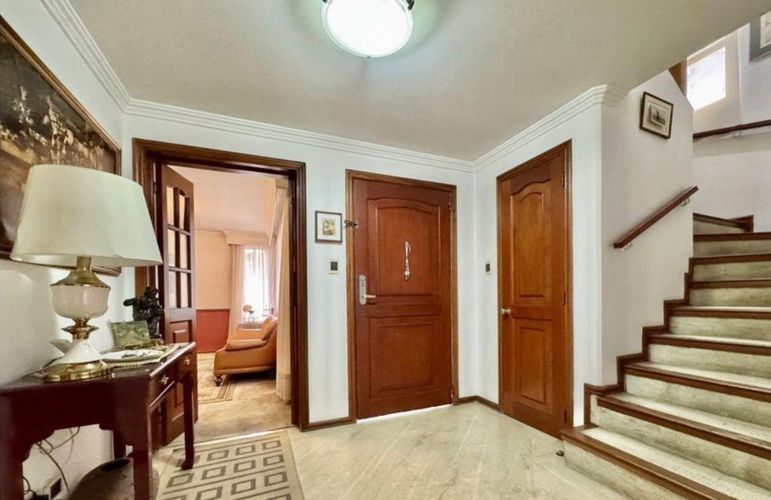 Casa de 4 alcobas en venta en Chicó Navarra, Bogotá, 233 m² · foto 4 de 9