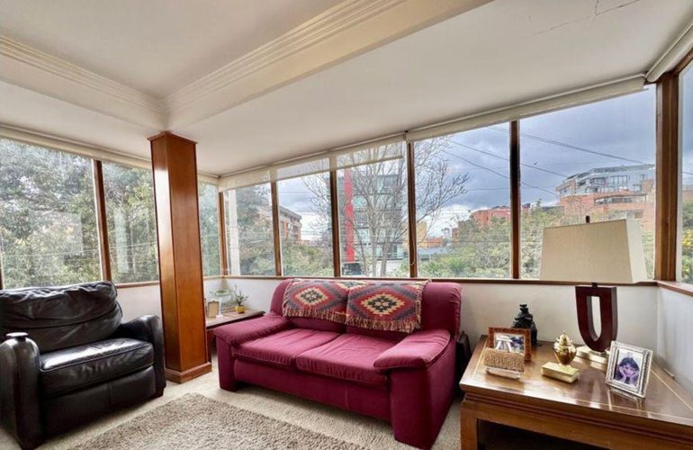 Casa de 4 alcobas en venta en Chicó Navarra, Bogotá, 233 m² · foto 6 de 9
