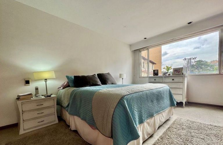 Casa de 4 alcobas en venta en Chicó Navarra, Bogotá, 233 m² · foto 7 de 9