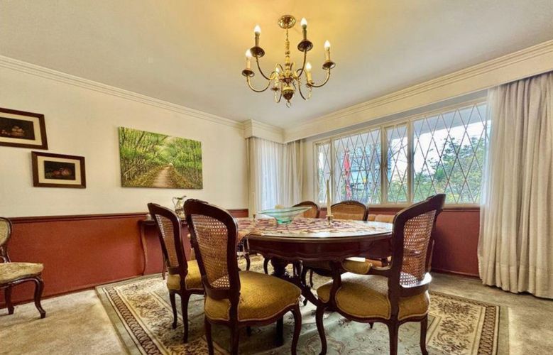 Casa de 4 alcobas en venta en Chicó Navarra, Bogotá, 233 m² · foto 9 de 9