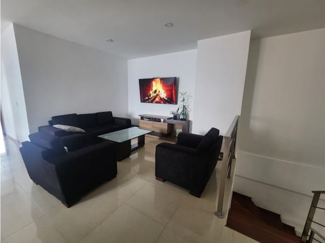 Apartamento de 3 alcobas en arriendo en Las Lomitas, Sabaneta, 270 m² · foto 13 de 24
