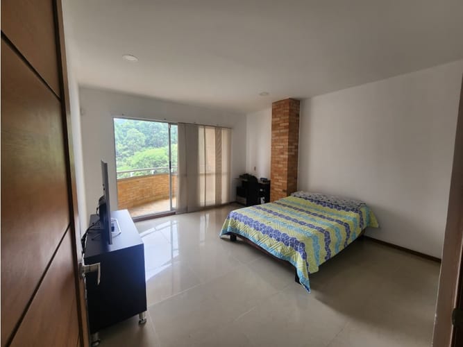 Apartamento de 3 alcobas en arriendo en Las Lomitas, Sabaneta, 270 m² · foto 16 de 24