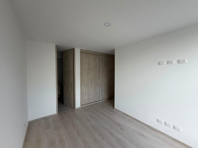 Apartamento de 2 alcobas en arriendo en Baja Suiza, Manizales, 62 m² · foto 8 de 13