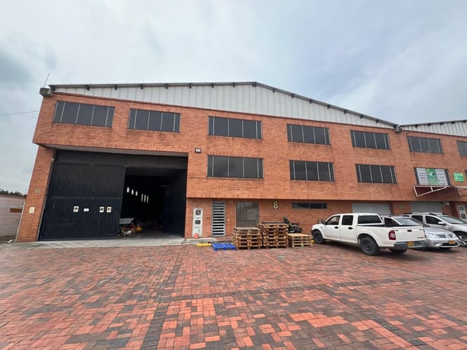 Bodega en arriendo en Siberia, Cota, 1612 m² · foto 2 de 16