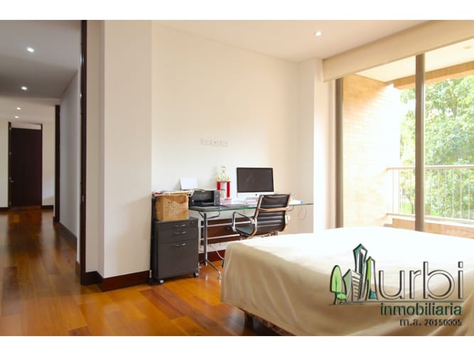 Apartamento de 4 alcobas en venta en Cerros De Niza, Bogotá, 345 m² · foto 14 de 20