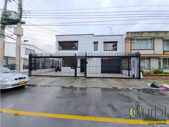Casa de 6 alcobas en venta en Engativa Zona Urbana, Bogotá, 139 m² · foto 2 de 20