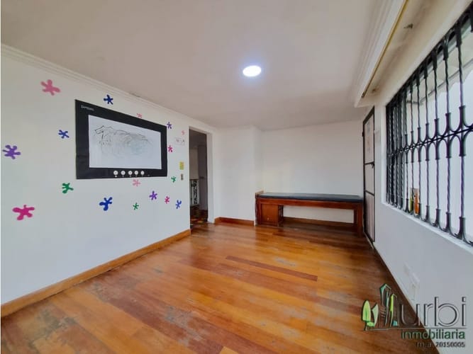 Casa de 6 alcobas en venta en Engativa Zona Urbana, Bogotá, 139 m² · foto 3 de 20