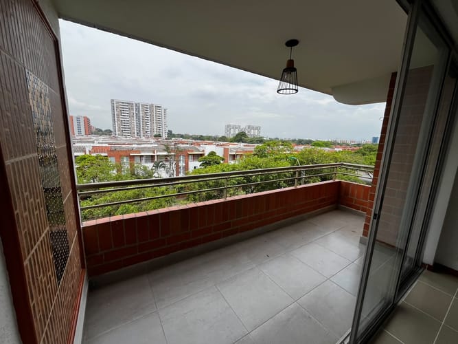 Apartamento de 3 alcobas en venta en Valle Del Lili, Cali, 98 m² · foto 2 de 22