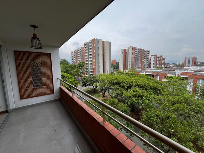 Apartamento de 3 alcobas en venta en Valle Del Lili, Cali, 98 m² · foto 3 de 22