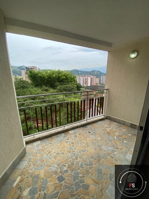 Apartamento de 3 alcobas en arriendo en Loma De San Jose, Sabaneta, 97 m² · foto 2 de 23