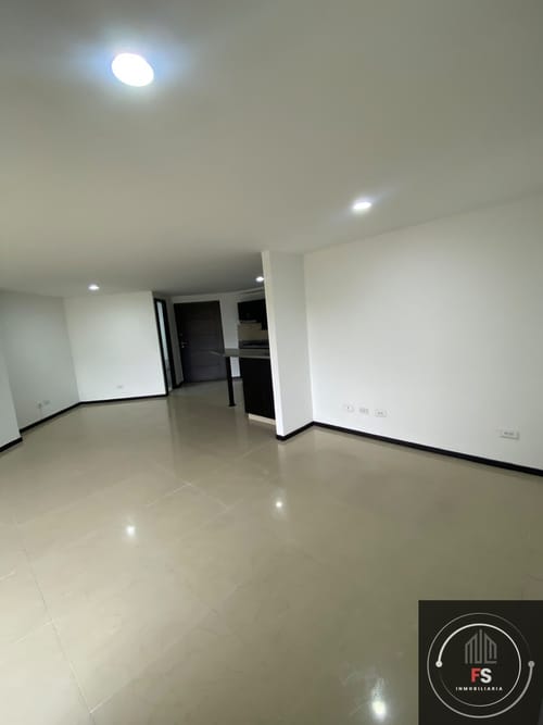 Apartamento de 3 alcobas en arriendo en Loma De San Jose, Sabaneta, 97 m² · foto 5 de 23