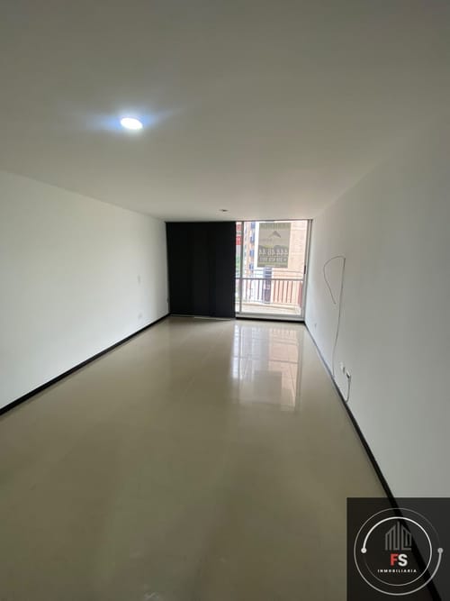 Apartamento de 3 alcobas en arriendo en Loma De San Jose, Sabaneta, 97 m² · foto 9 de 23
