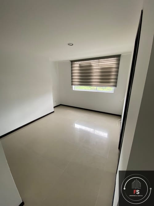 Apartamento de 3 alcobas en arriendo en Loma De San Jose, Sabaneta, 97 m² · foto 10 de 23