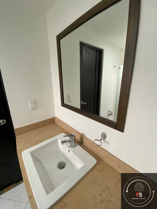 Apartamento de 3 alcobas en arriendo en Loma De San Jose, Sabaneta, 97 m² · foto 12 de 23