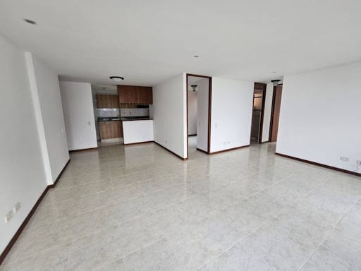 Apartamento de 2 alcobas en arriendo en Transversal Superior, Medellín, 76 m² · foto 6 de 24