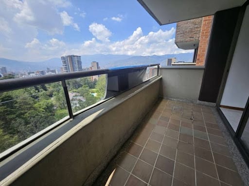 Apartamento de 2 alcobas en arriendo en Transversal Superior, Medellín, 76 m² · foto 7 de 24