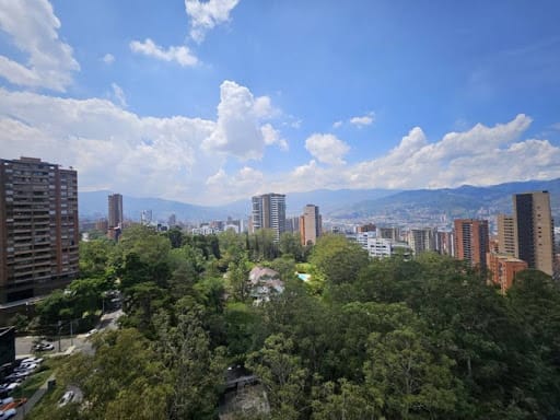 Apartamento de 2 alcobas en arriendo en Transversal Superior, Medellín, 76 m² · foto 8 de 24