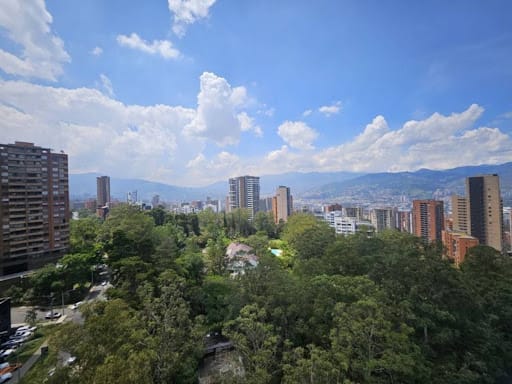 Apartamento de 2 alcobas en arriendo en Transversal Superior, Medellín, 76 m² · foto 9 de 24