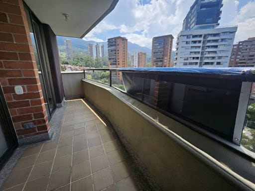 Apartamento de 2 alcobas en arriendo en Transversal Superior, Medellín, 76 m² · foto 10 de 24